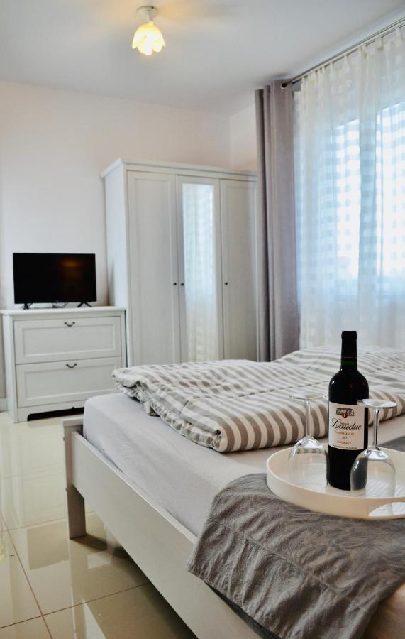 Iwona Pokoje Apartamenty Карвиа Екстериор снимка