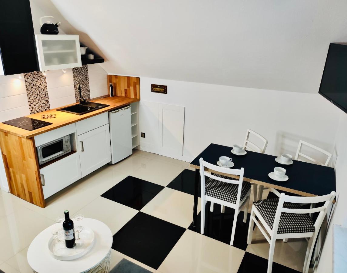 Iwona Pokoje Apartamenty Карвиа Екстериор снимка