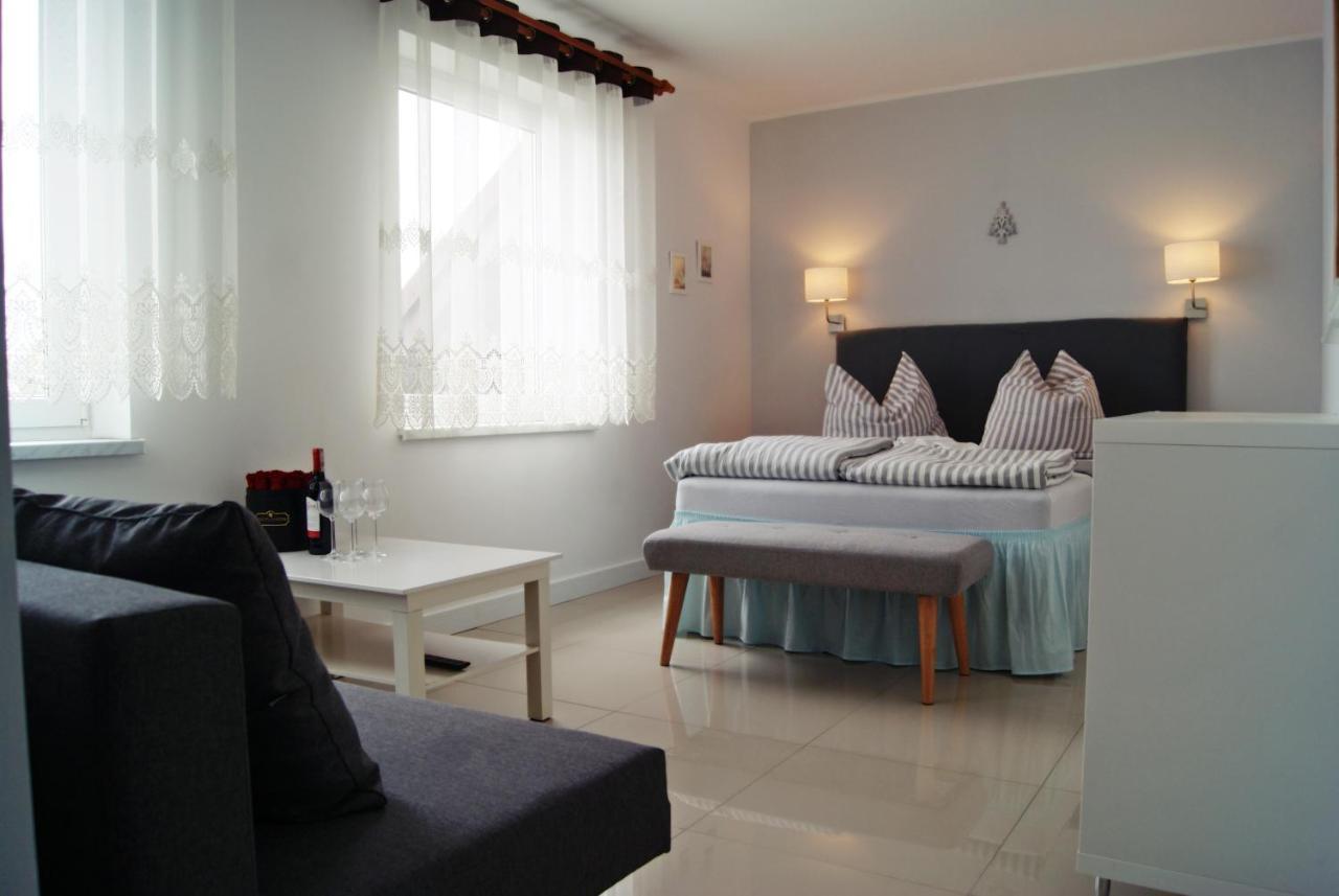 Iwona Pokoje Apartamenty Карвиа Екстериор снимка