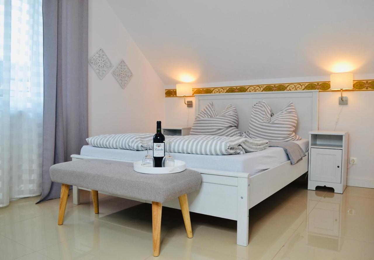 Iwona Pokoje Apartamenty Карвиа Екстериор снимка