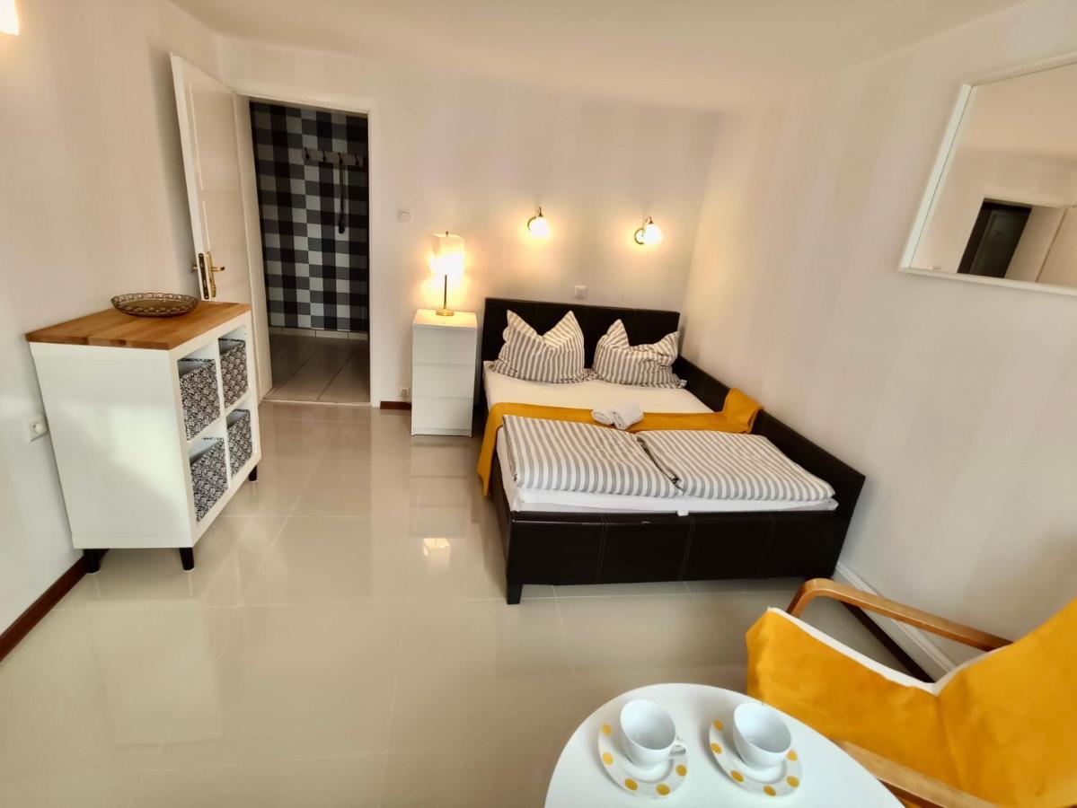 Iwona Pokoje Apartamenty Карвиа Екстериор снимка