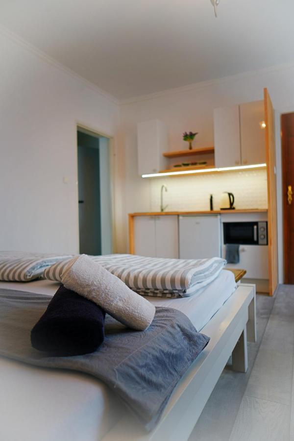 Iwona Pokoje Apartamenty Карвиа Екстериор снимка