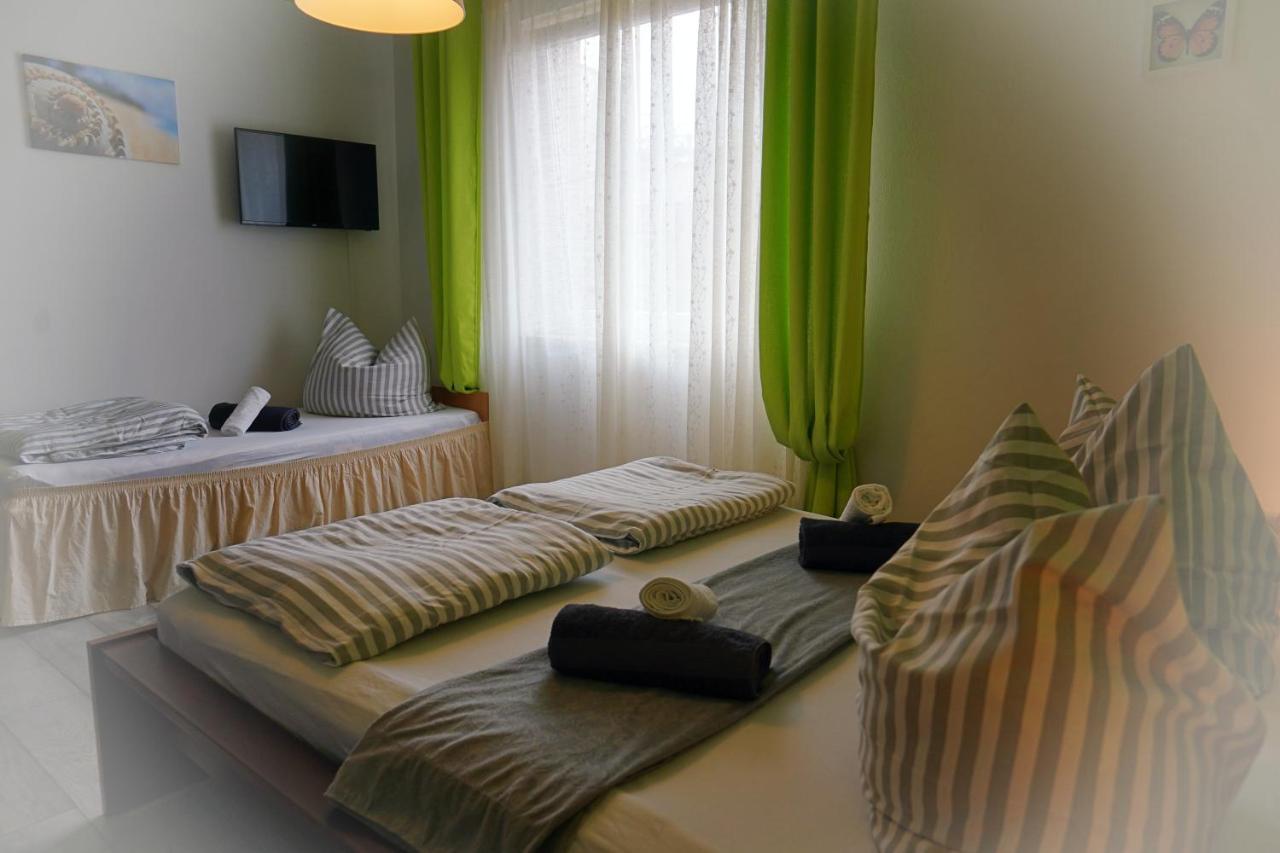 Iwona Pokoje Apartamenty Карвиа Екстериор снимка