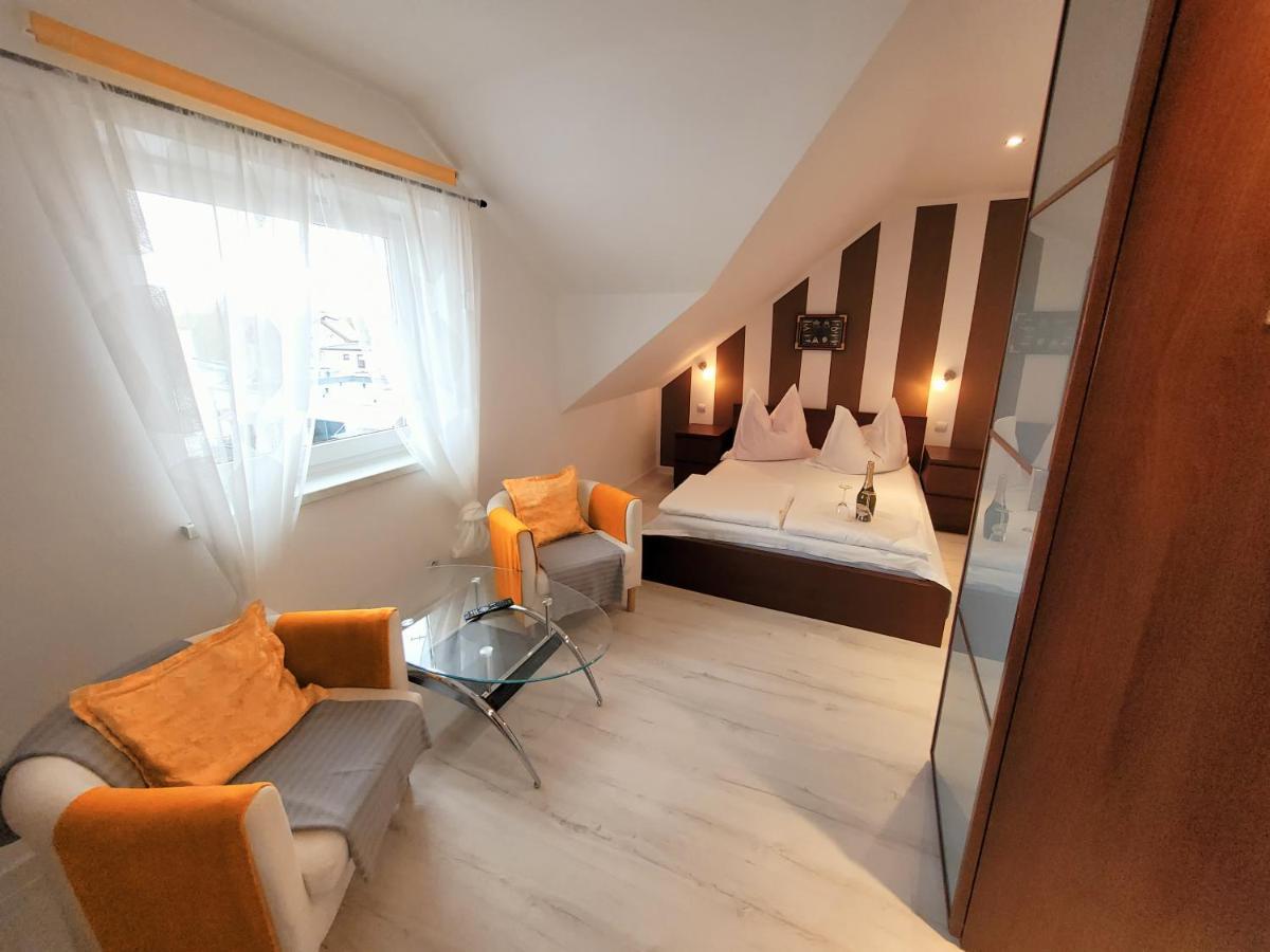 Iwona Pokoje Apartamenty Карвиа Екстериор снимка
