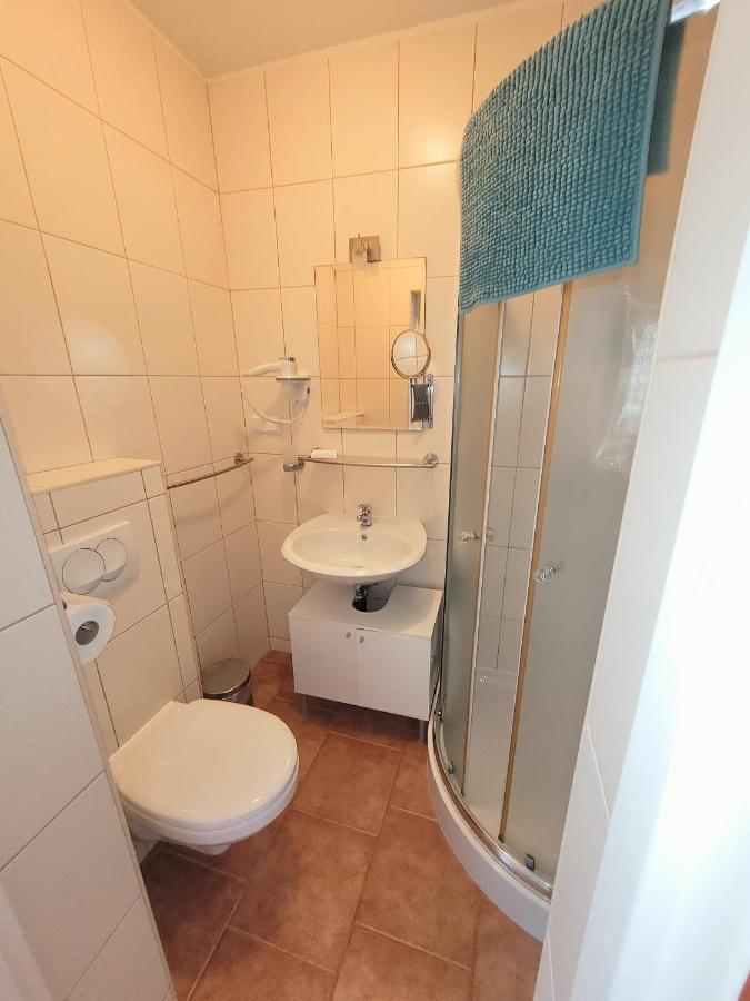 Iwona Pokoje Apartamenty Карвиа Екстериор снимка