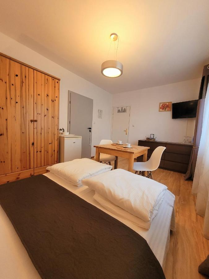 Iwona Pokoje Apartamenty Карвиа Екстериор снимка