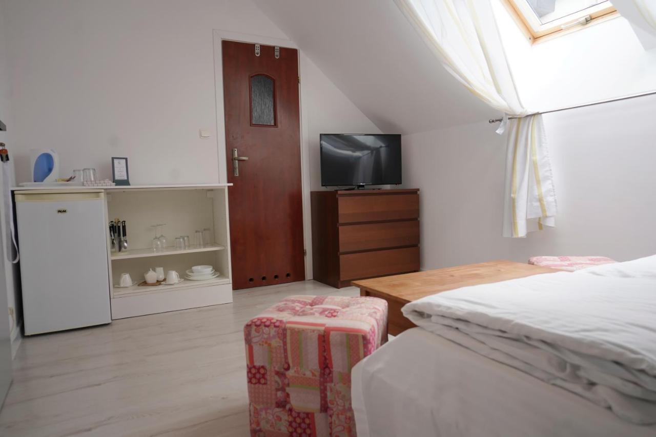 Iwona Pokoje Apartamenty Карвиа Екстериор снимка