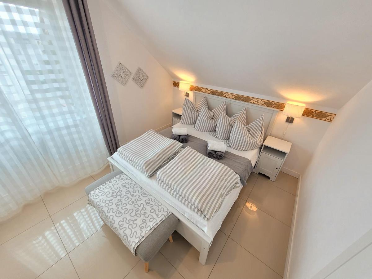 Iwona Pokoje Apartamenty Карвиа Екстериор снимка